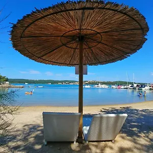 fishermans-glamping-village.primorje-gorskikotar.com/